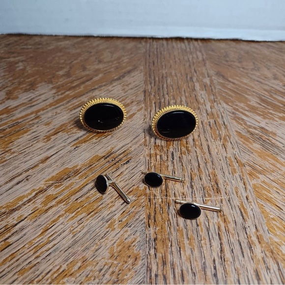 Vintage Black Onyx Oval Milligrain Cufflinks Gold Tone Mens Jewelry 5 pc set. - Picture 1 of 3